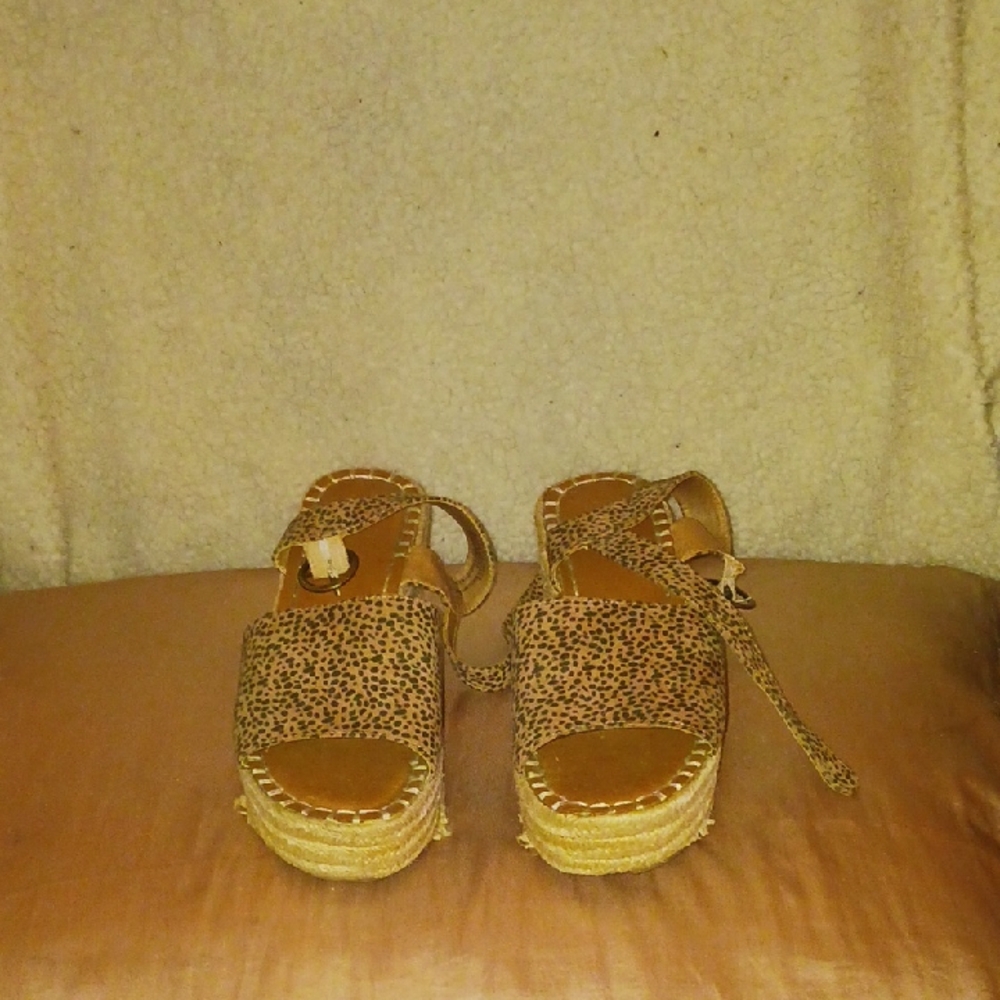 American Eagle Outfitters Leopard Print Heels